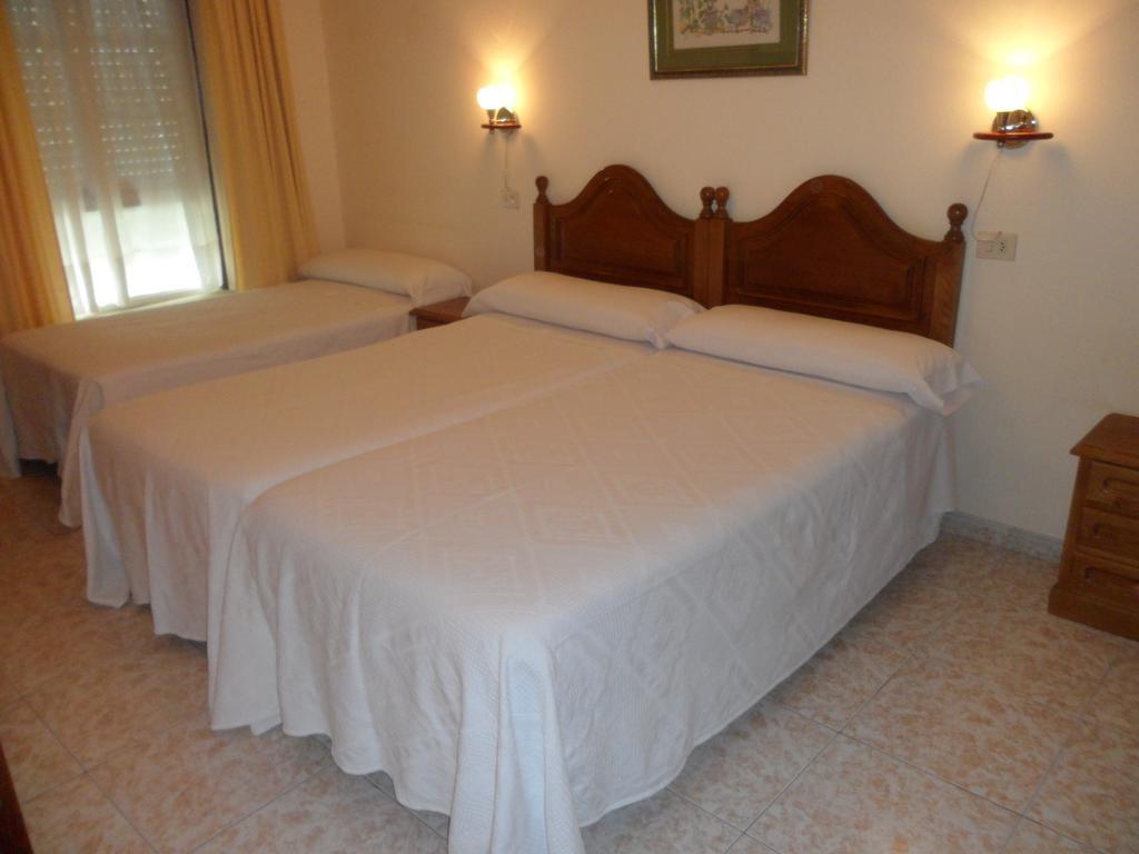 Hotel Avenida Baiona Sabaris Extérieur photo
