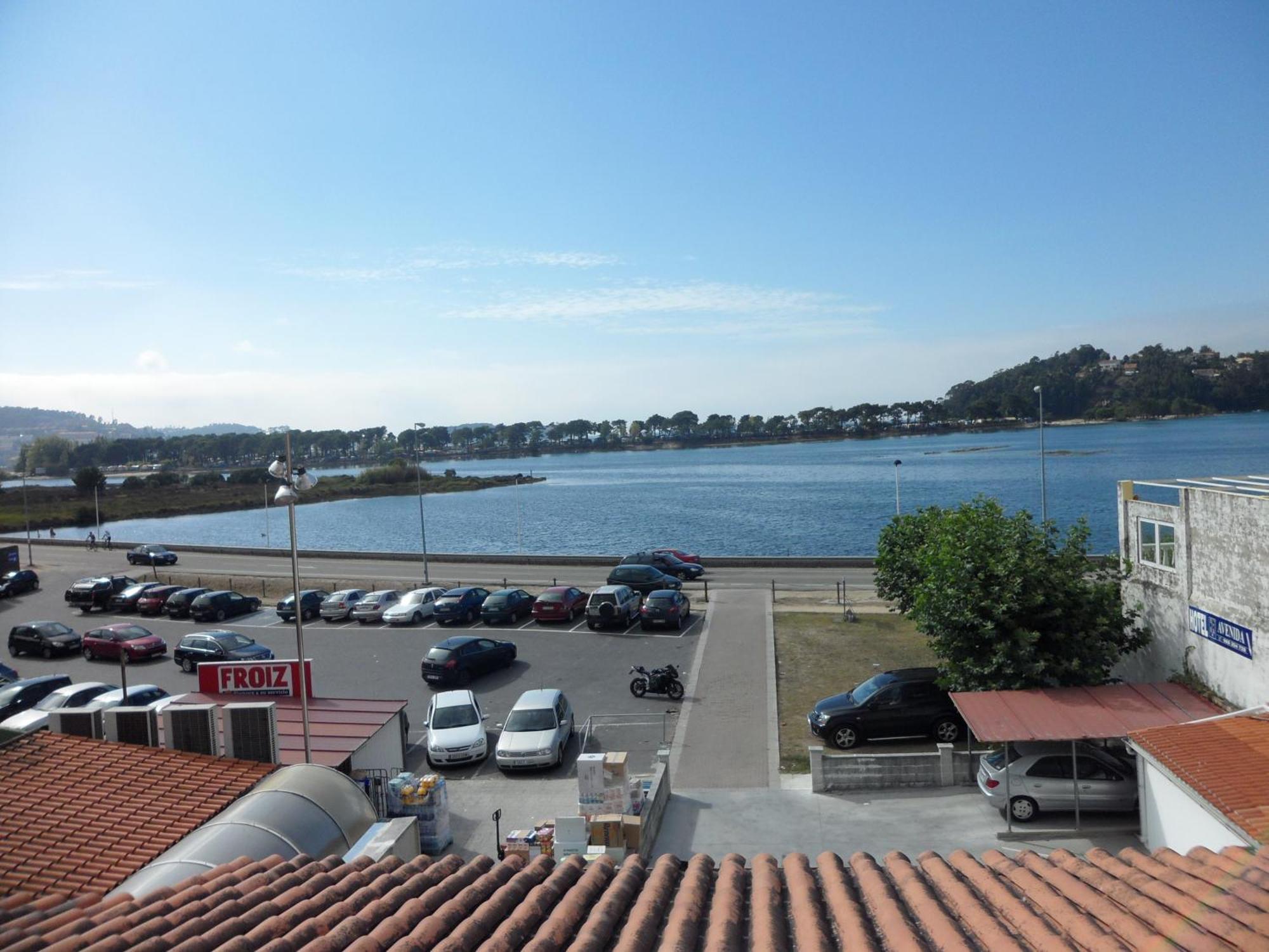 Hotel Avenida Baiona Sabaris Extérieur photo