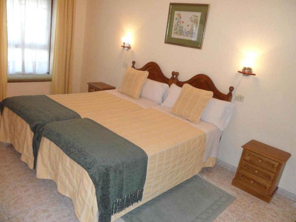 Hotel Avenida Baiona Sabaris Extérieur photo
