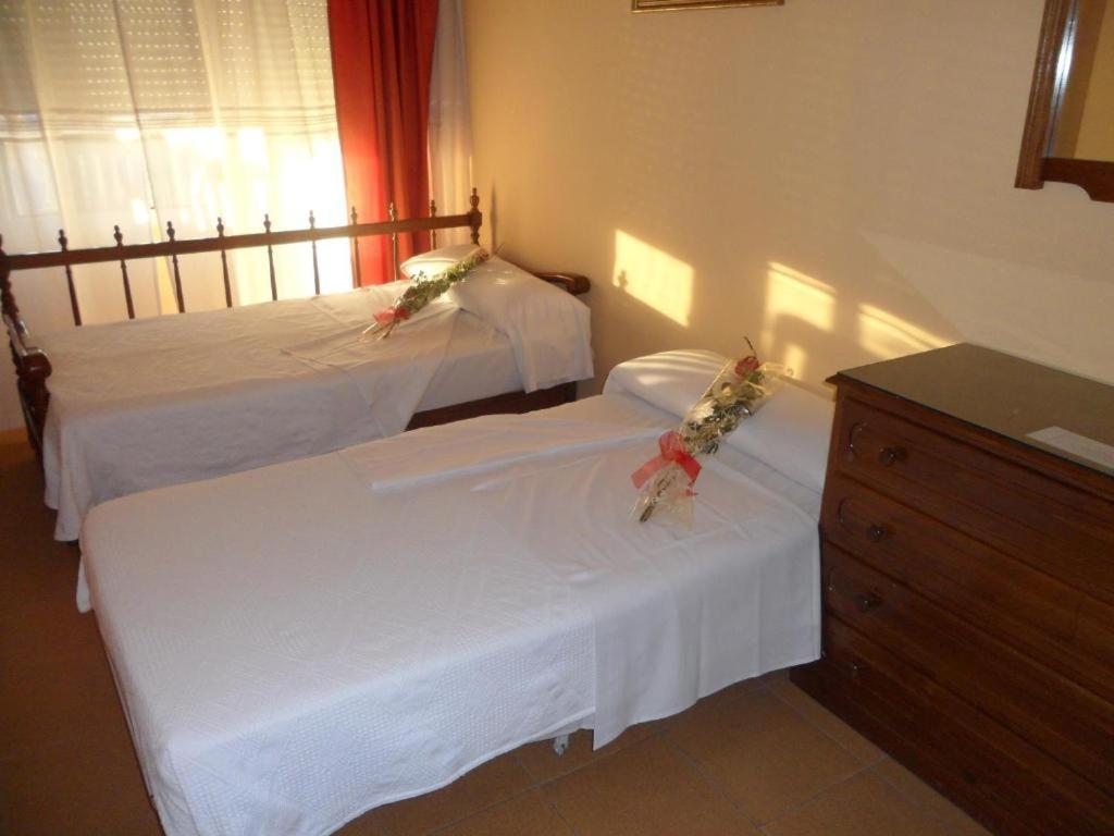 Hotel Avenida Baiona Sabaris Extérieur photo