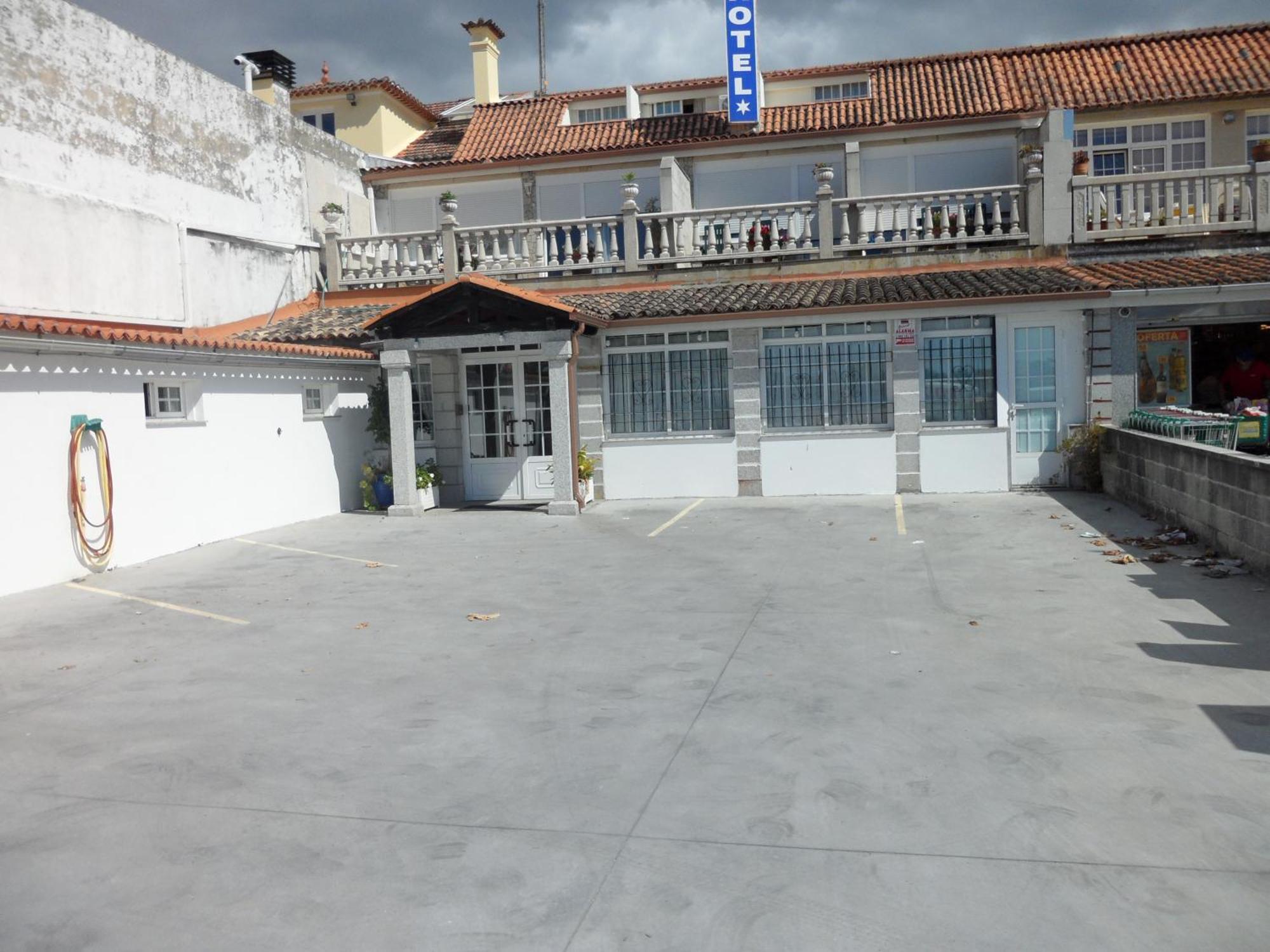 Hotel Avenida Baiona Sabaris Extérieur photo