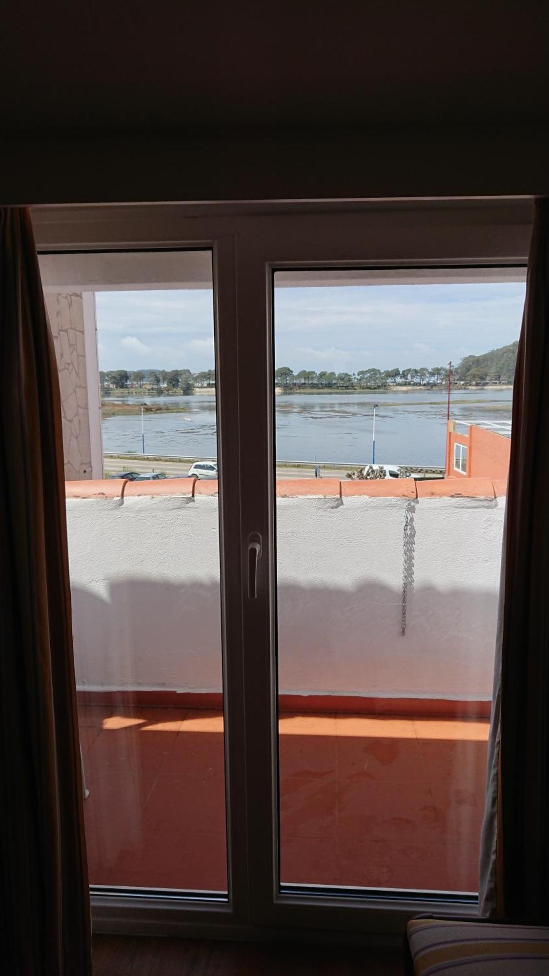 Hotel Avenida Baiona Sabaris Extérieur photo