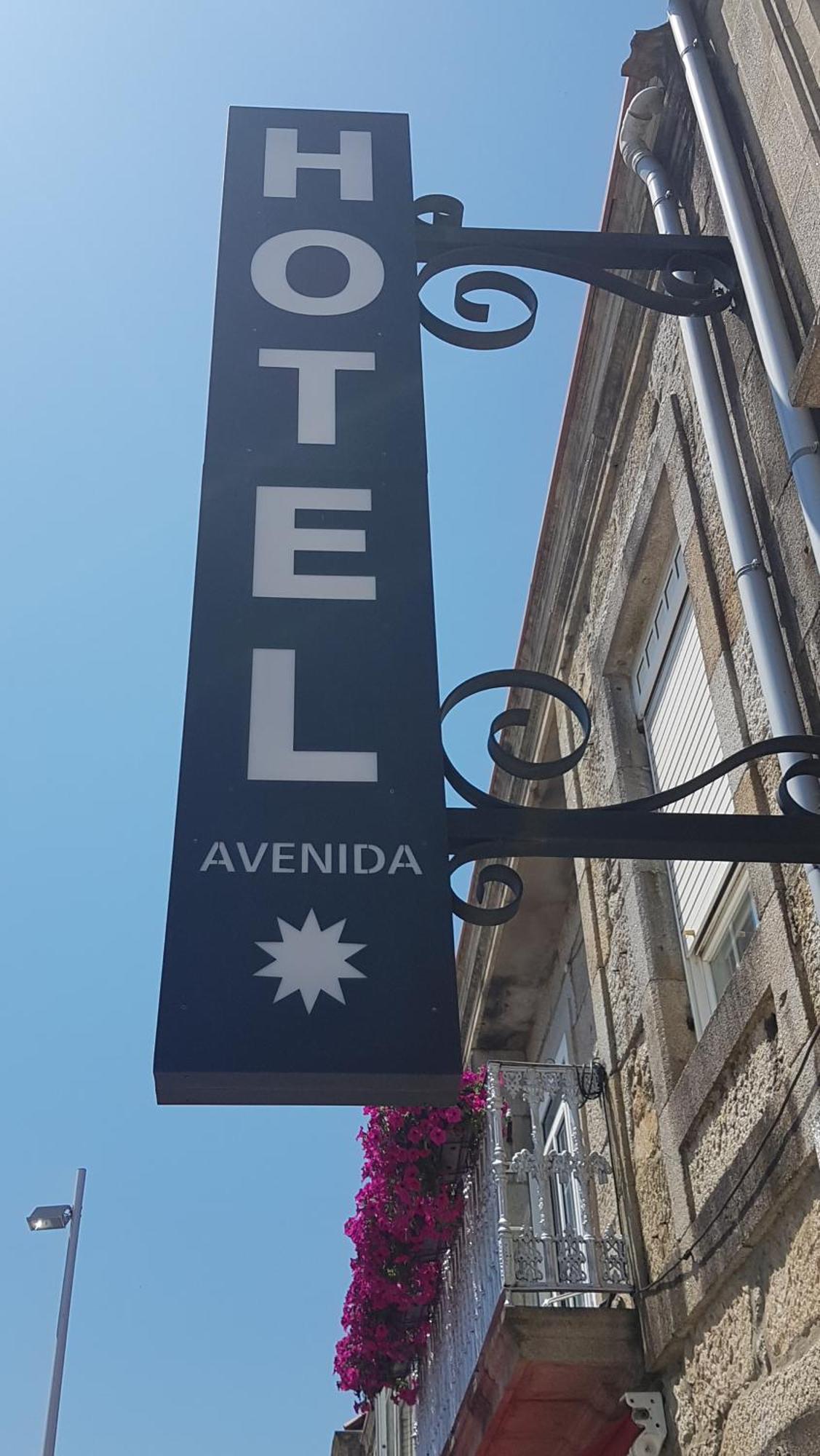 Hotel Avenida Baiona Sabaris Extérieur photo