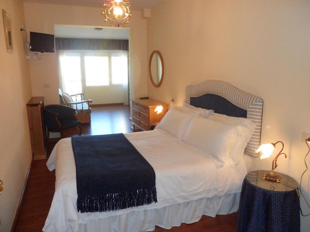 Hotel Avenida Baiona Sabaris Extérieur photo