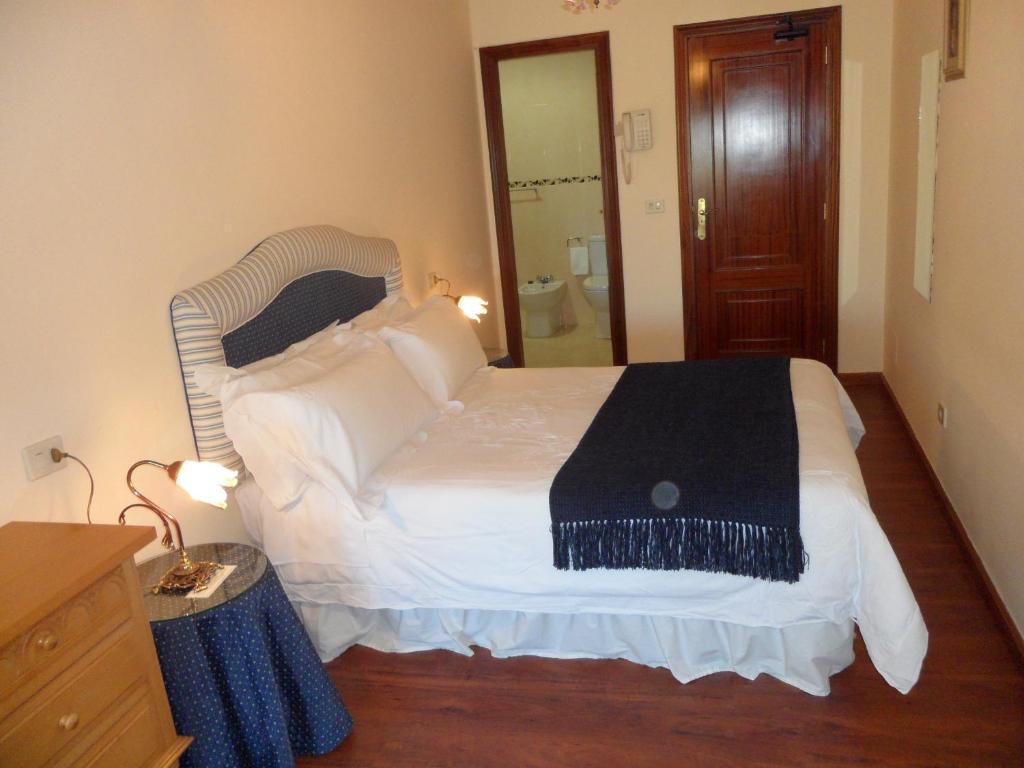 Hotel Avenida Baiona Sabaris Extérieur photo