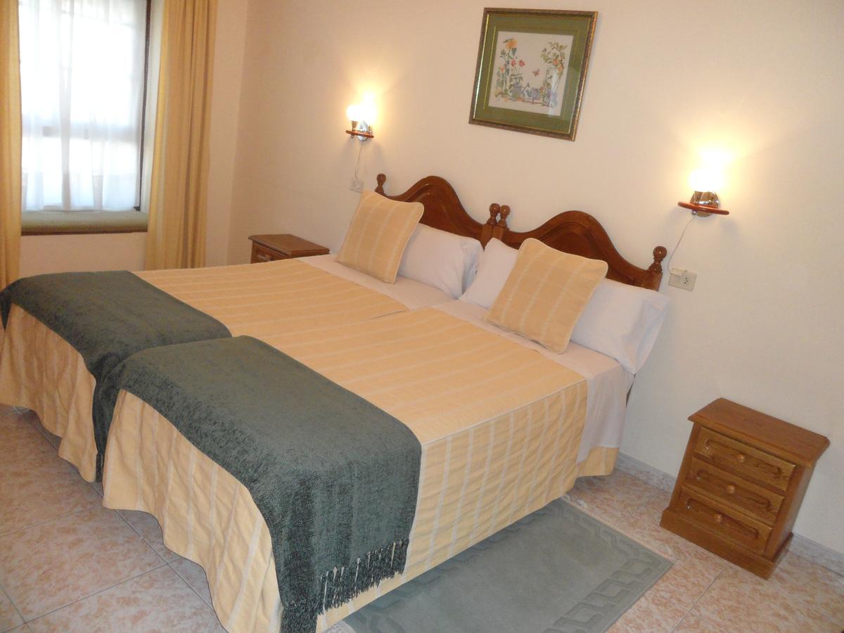 Hotel Avenida Baiona Sabaris Extérieur photo