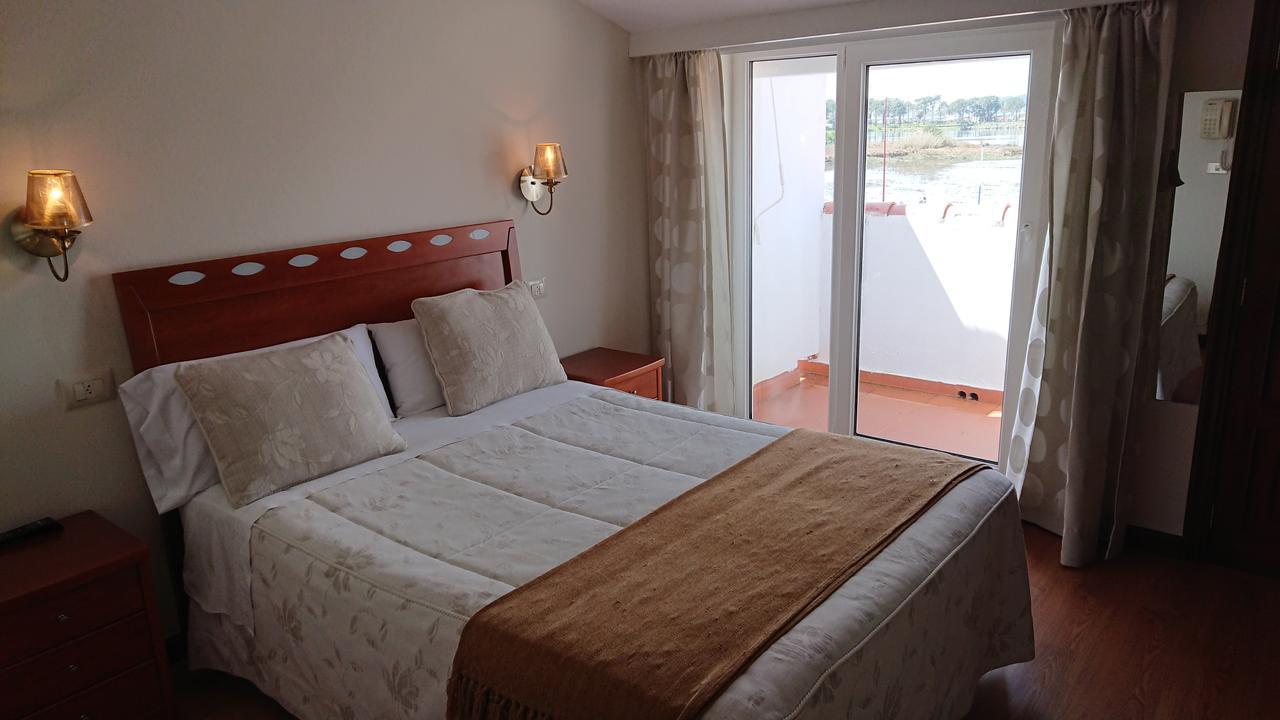 Hotel Avenida Baiona Sabaris Extérieur photo